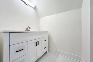 3366 S 8th St, Milwaukee, WI 53215 - Photo 38