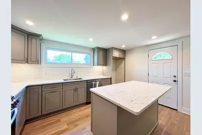 3366 S 8th St, Milwaukee, WI 53215 - Photo 4