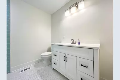 3366 S 8th St, Milwaukee, WI 53215 - Photo 22