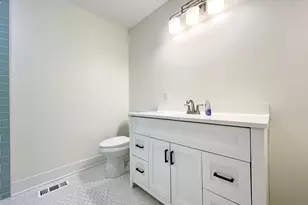 3366 S 8th St, Milwaukee, WI 53215 - Photo 22