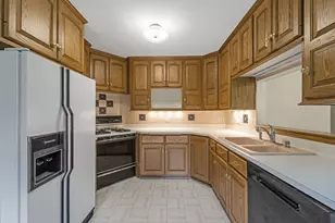 13955 Marcella Ave, Elm Grove, WI 53122 - Photo 6