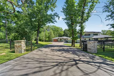 N7W29938  Bryn Dr, Delafield, WI 53188 - Photo 8