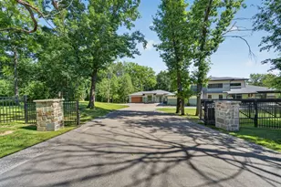 N7W29938 Bryn Dr, Delafield, WI 53188 - Photo 8