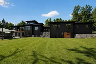 N7W29938 Bryn Dr, Delafield, WI 53188 - Photo 4