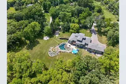 N7W29938  Bryn Dr, Delafield, WI 53188 - Photo 2