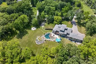 N7W29938 Bryn Dr, Delafield, WI 53188 - Photo 2