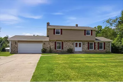 1705  16th Ave, Grafton, WI 53204 - Photo 2