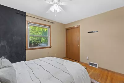 6131  Twin Oak Dr, Greendale, WI 53129 - Photo 22