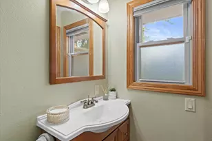 6131 Twin Oak Dr, Greendale, WI 53129 - Photo 26
