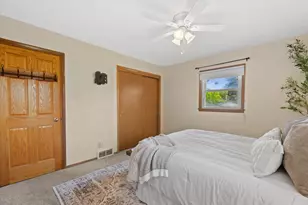6131 Twin Oak Dr, Greendale, WI 53129 - Photo 18