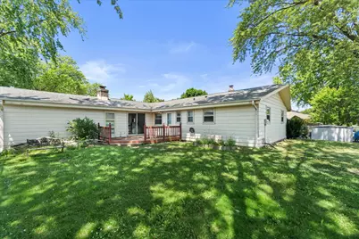 6131  Twin Oak Dr, Greendale, WI 53129 - Photo 34