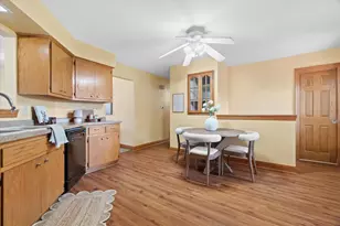6131 Twin Oak Dr, Greendale, WI 53129 - Photo 12