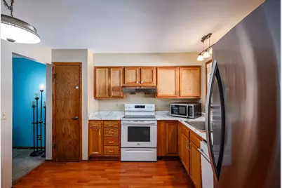 5702  Cambridge Ln #6, Racine, WI 53406 - Photo 4