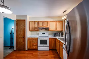 5702 Cambridge Ln, Racine, WI 53406 - Photo 4