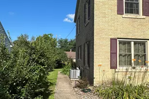 608 22nd St, La Crosse, WI 54601 - Photo 4