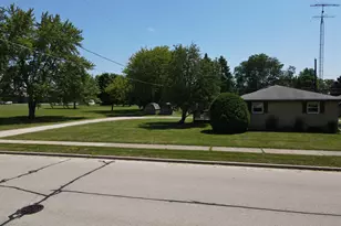 9625 Mount Pleasant Ave, Sturtevant, WI 53177 - Photo 10