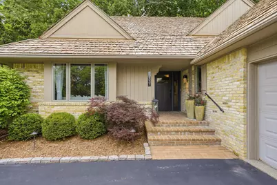 12337 N Fairway Heights Dr, Mequon, WI 53092 - Photo 6