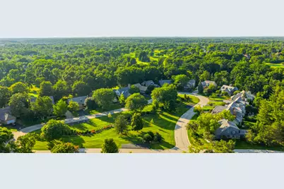 12337 N Fairway Heights Dr, Mequon, WI 53092 - Photo 4