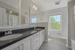 W79N423 Ridgeway Ln, Cedarburg, WI 53012 - Photo 36