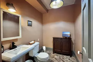 520 W Wisconsin Ave, Oconomowoc, WI 53066 - Photo 14