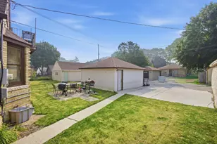 5607 W Philip Pl, Milwaukee, WI 53216 - Photo 4
