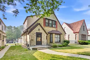 5607 W Philip Pl, Milwaukee, WI 53216 - Photo 2