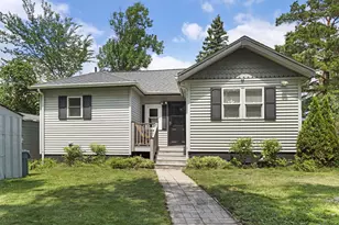 24312 Peninsula Dr, Racine, WI 53139 - Photo 2