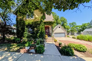 224 Amanda St, Burlington, WI 53105 - Photo 2