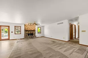 7490 Roosevelt Rd, Erin, WI 53027 - Photo 6