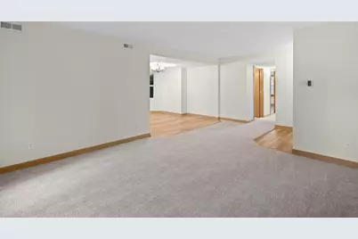 943  Crestwood Dr, Burlington, WI 53105 - Photo 12