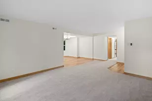 943 Crestwood Dr, Burlington, WI 53105 - Photo 12