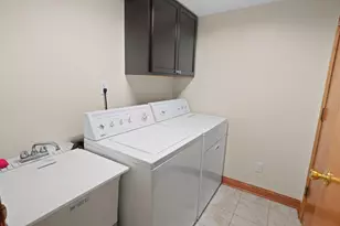 943 Crestwood Dr, Burlington, WI 53105 - Photo 18