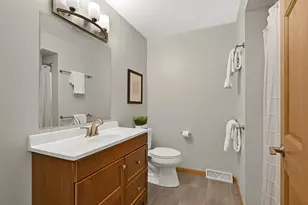 4177 W Amberidge Dr, Franklin, WI 53132 - Photo 28