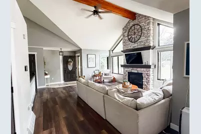1053  Canary Ln, Onalaska, WI 54650 - Photo 8
