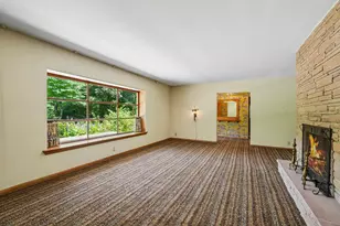S23W23085 E Broadway, Waukesha, WI 53186 - Photo 6