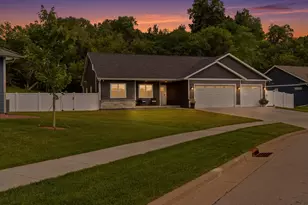 3207 Cortland St, Holmen, WI 54636 - Photo 1