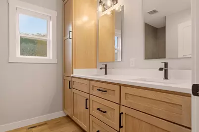 3207  Cortland St, Holmen, WI 54636 - Photo 20