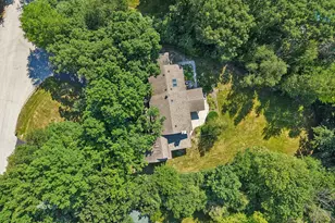 S23W26149 Canterbury Ln, Waukesha, WI 53188 - Photo 38