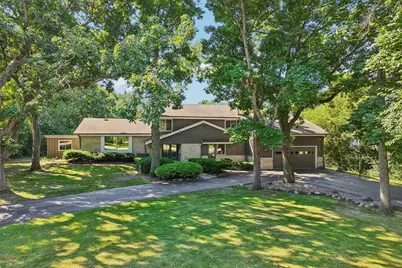 S23W26149  Canterbury Ln, Waukesha, WI 53188 - Photo 2