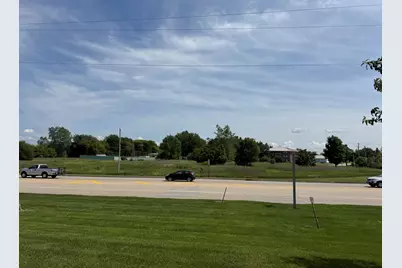 2530 W Waukau Ave, Oshkosh, WI 54904 - Photo 4