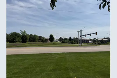 2530 W Waukau Ave, Oshkosh, WI 54904 - Photo 2