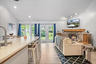 814 Kendall Ln, Lake Geneva, WI 53147 - Photo 2