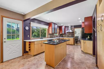 6964 N Braeburn Ln, Glendale, WI 53209 - Photo 14