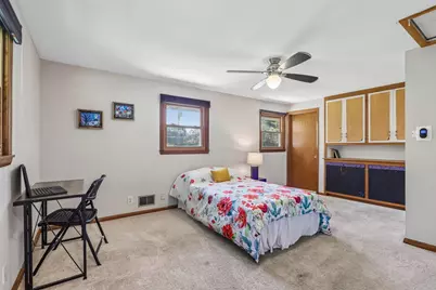 6964 N Braeburn Ln, Glendale, WI 53209 - Photo 34