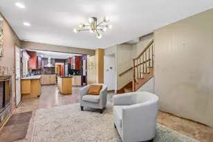 6964 N Braeburn Ln, Glendale, WI 53209 - Photo 18