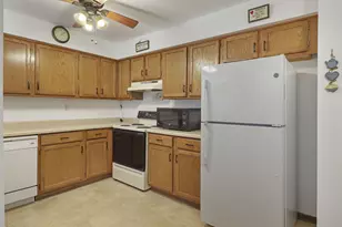 26602 Lilac Ln, Racine, WI 53185 - Photo 6