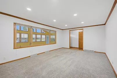 16730  Willow Ridge Ln, Brookfield, WI 53005 - Photo 10