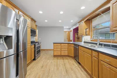16730  Willow Ridge Ln, Brookfield, WI 53005 - Photo 12