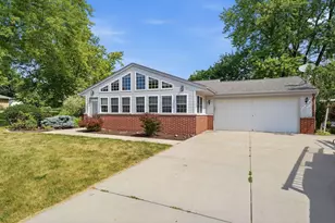 16730 Willow Ridge Ln, Brookfield, WI 53005 - Photo 2