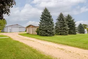 W184 County Rd CW, Ixonia, WI 53036 - Photo 36